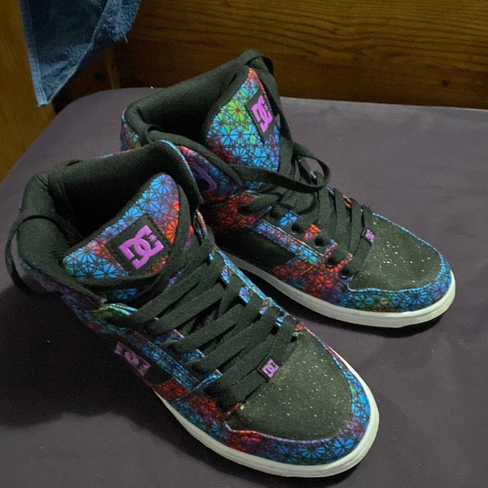 DC skate shoe
